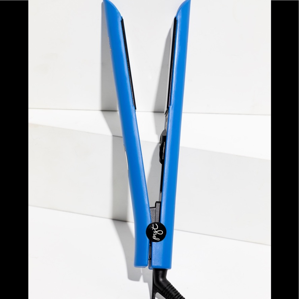 🎀PYT ION FUSION 2.0 TITANIUM STYLER
BLUE SAPPHIRE - Picture 6 of 10